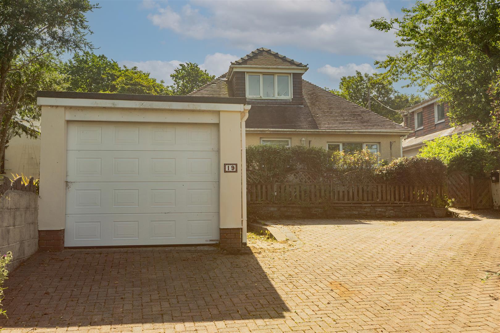 Pencaerfenni Lane, Crofty, Swansea, SA4 3SD
